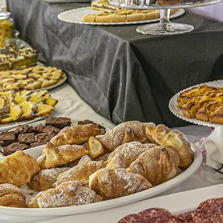 Tropical Μπελάρια-Ιτζέα Μαρίνα