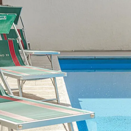 Tropical Μπελάρια-Ιτζέα Μαρίνα